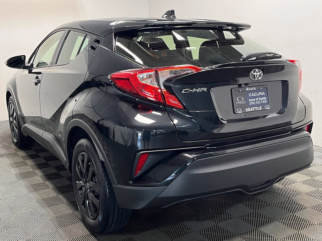 Used 2020 Toyota C-HR LE FWD image 22