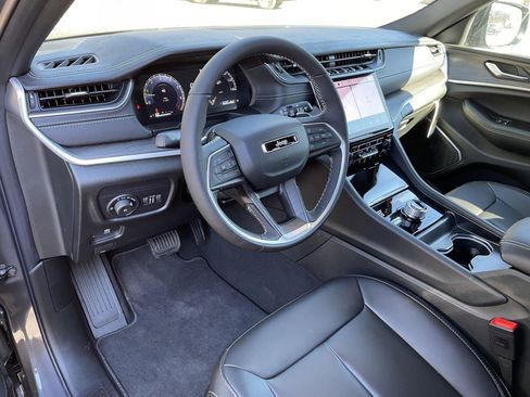 New 2025 Jeep Grand Cherokee L Limited image 13