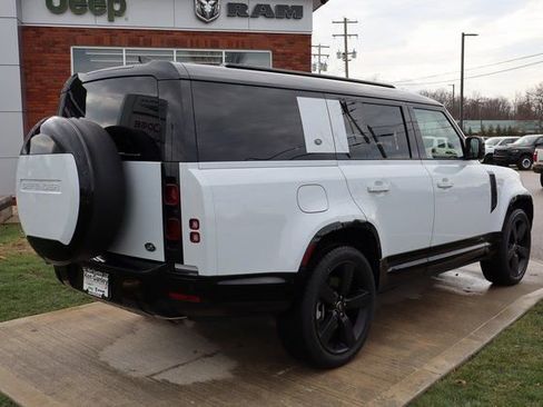 Used 2023 Land Rover Defender 130 X-Dynamic SE image 43