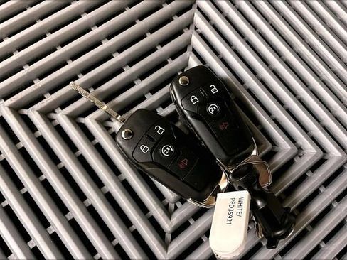 Used 2023 Ford F350 XLT image 11