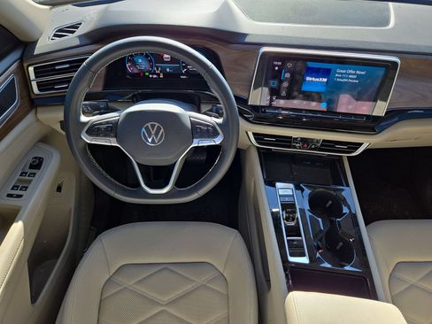 Used 2024 Volkswagen Atlas SE FWD image 14