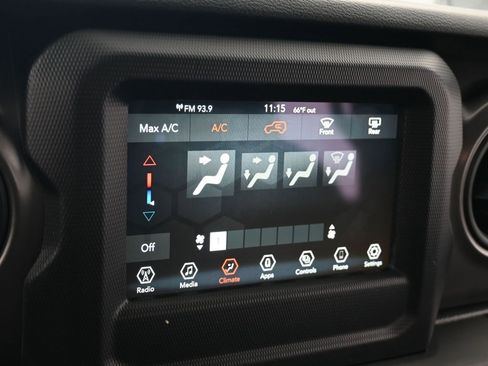 Used 2022 Jeep Wrangler Unlimited Sport image 19