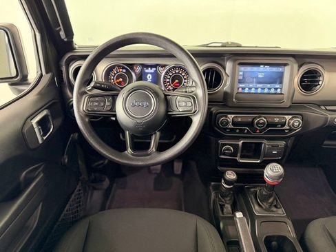 Used 2023 Jeep Gladiator Sport AWD/4WD image 18
