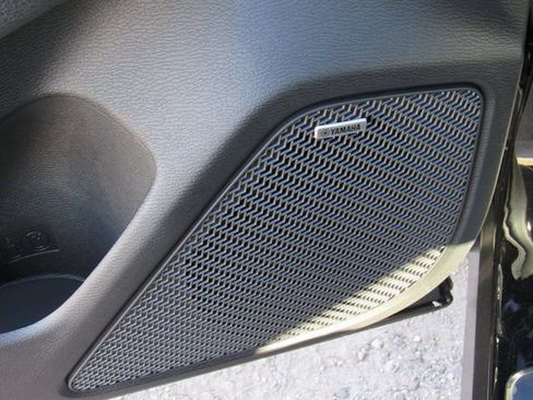 New 2026 Mitsubishi Outlander SE image 12