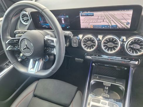 Used 2025 Mercedes-Benz GLA 35 AMG 4MATIC image 33