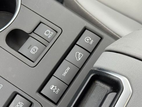 Certified 2022 Toyota Highlander XLE image 20