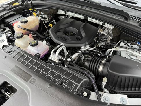 Used 2022 Jeep Grand Cherokee Summit w/ Luxury Tech Group V image 34