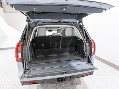 Used 2025 Ford Expedition Active AWD/4WD image 35