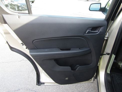 Used 2016 Chevrolet Equinox LS image 18