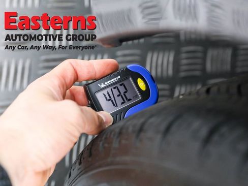 Used 2016 Toyota Camry XLE FWD image 30