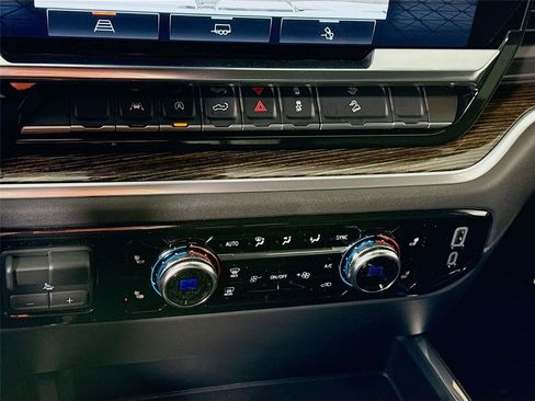 New 2026 GMC Sierra 1500 Elevation AWD/4WD image 10
