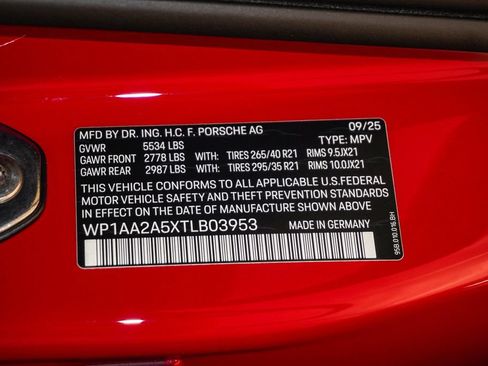 Certified 2026 Porsche Macan AWD/4WD image 30