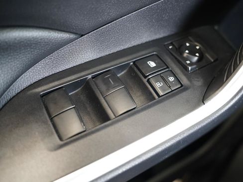 Used 2022 Toyota RAV4 LE AWD/4WD image 11