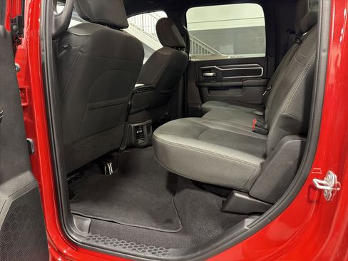 Used 2024 RAM 2500 Big Horn w/ Sport Appearance Package image 18