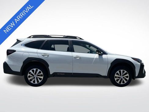 Used 2025 Subaru Outback Premium w/ Popular Package #1A AWD/4WD image 2