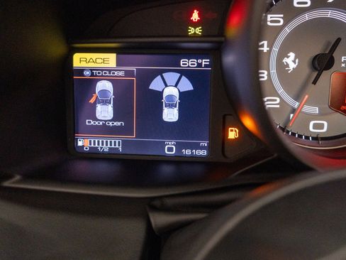 Used 2017 Ferrari 488 Spider image 22