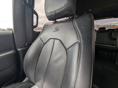 Used 2020 Chrysler Pacifica Touring-L w/ Advanced Safetytec Group image 13