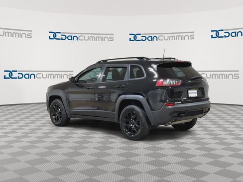 Used 2022 Jeep Cherokee Latitude AWD/4WD image 6