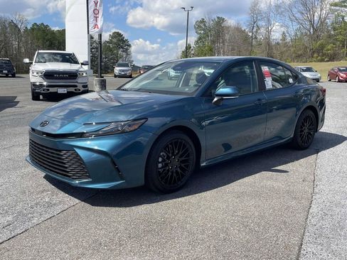 Used 2026 Toyota Camry LE image 5