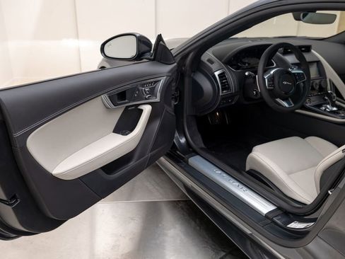 Used 2024 Jaguar F-TYPE R-Dynamic RWD image 17