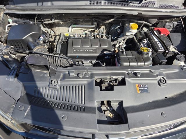 Used 2019 Chevrolet Trax LT w/ Redline Edition AWD/4WD image 19