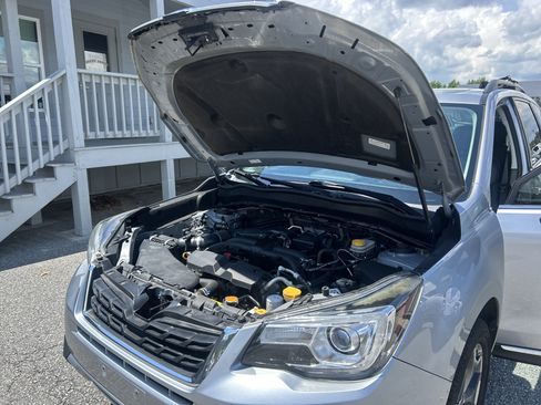 Used 2017 Subaru Forester 2.5i Touring AWD/4WD image 70