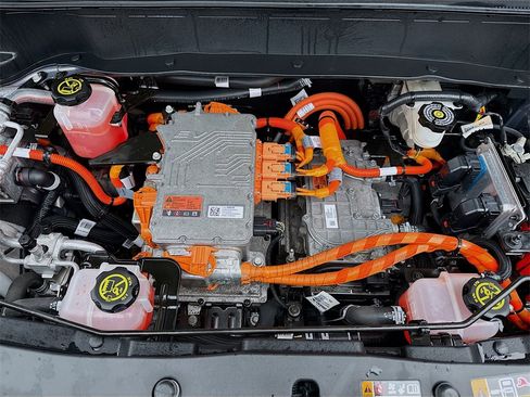 Used 2023 Chevrolet Bolt EUV LT image 30