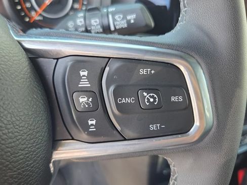 Used 2026 Jeep Wrangler Unlimited Sahara AWD/4WD image 21