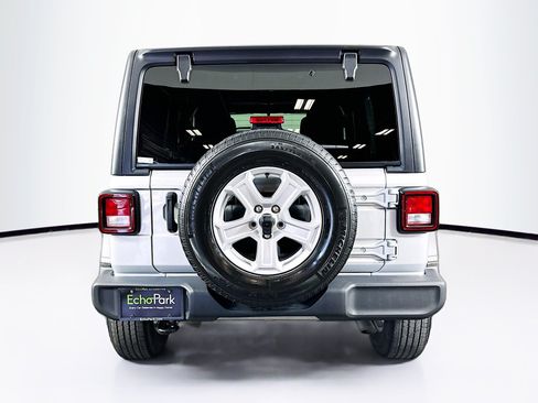 Used 2022 Jeep Wrangler Unlimited Sport AWD/4WD image 7