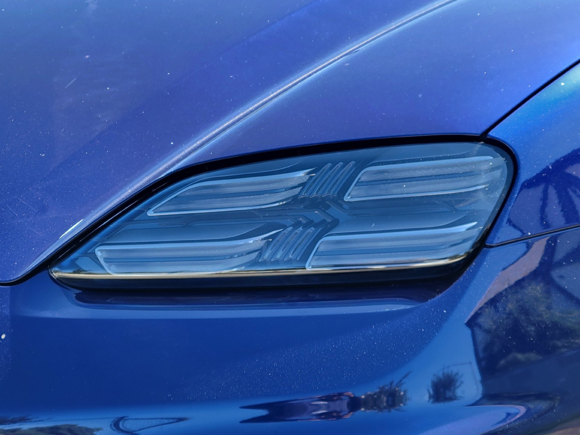 Certified 2024 Porsche Macan 4 Electric AWD/4WD image 36