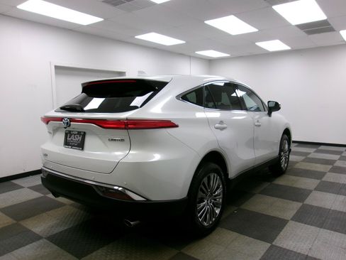Used 2024 Toyota Venza Limited AWD/4WD image 13
