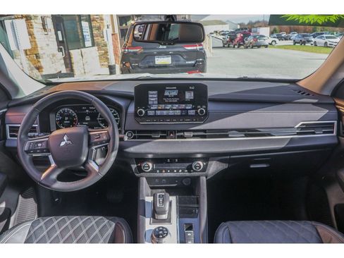 Used 2023 Mitsubishi Outlander SEL 40th Anniversary image 12