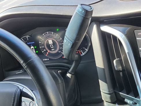 Used 2019 Cadillac Escalade ESV Platinum RWD image 37