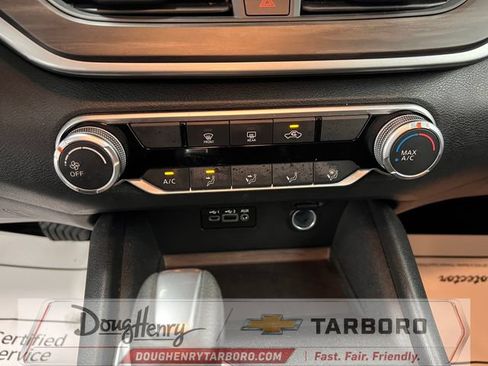 Used 2025 Nissan Altima 2.5 SV FWD image 46