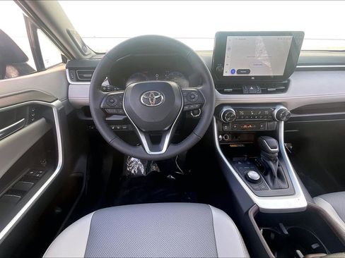 Used 2025 Toyota RAV4 Limited image 6