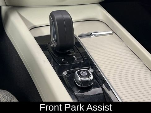 Used 2022 Volvo S60 B5 Momentum w/ Premium Package image 13