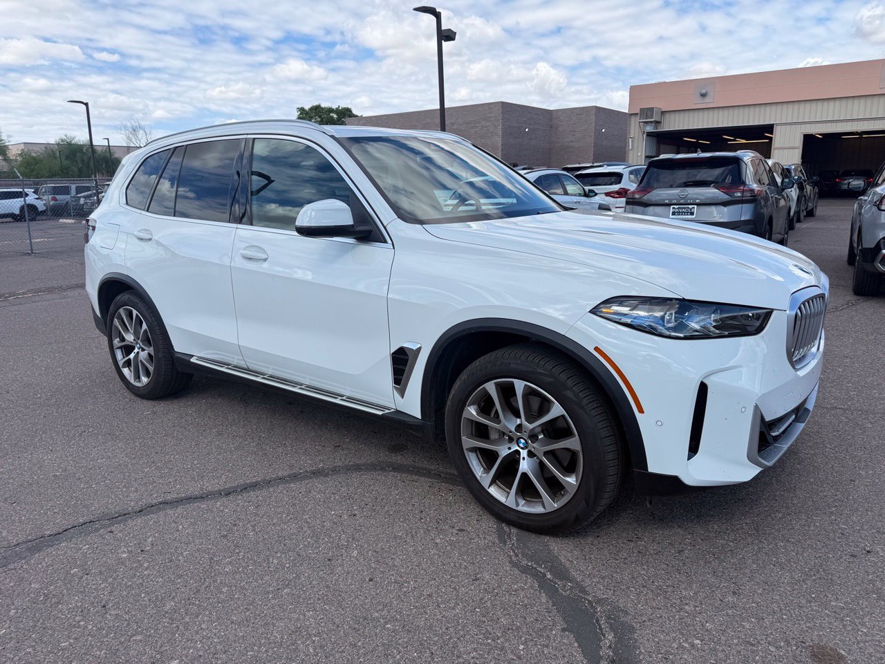 Used 2026 BMW X5 xDrive40i AWD/4WD image 3