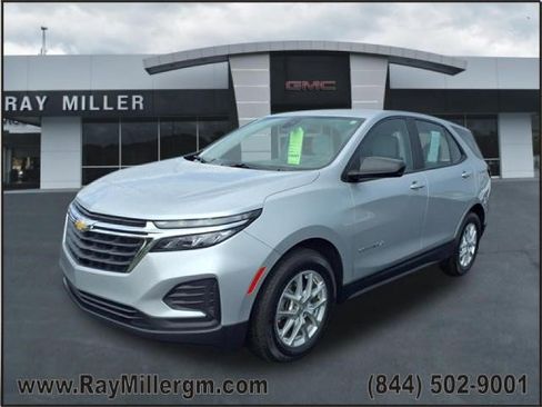 Certified 2022 Chevrolet Equinox LS image 1