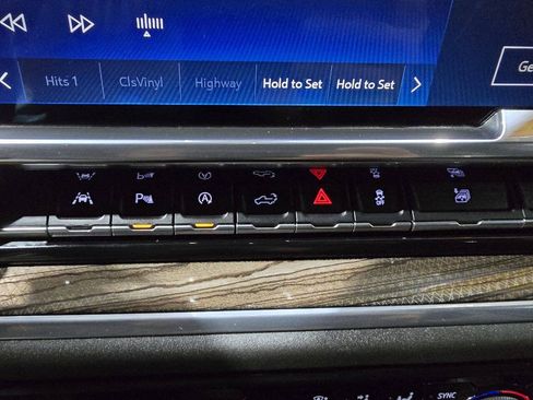 Used 2022 Chevrolet Silverado 1500 LT w/ Max Trailering Package AWD/4WD image 42
