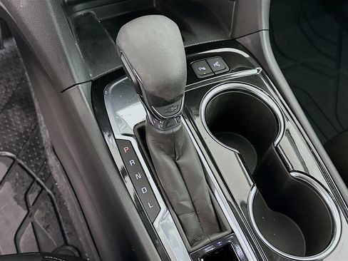 Used 2024 Chevrolet Equinox Premier image 24