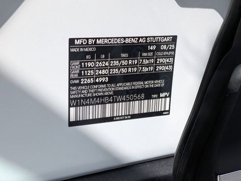 Used 2026 Mercedes-Benz GLB 250 4MATIC image 25