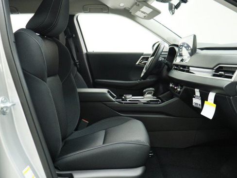 New 2026 Mitsubishi Outlander ES FWD image 17
