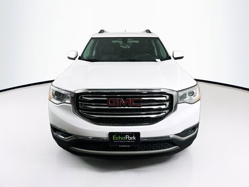 Used 2018 GMC Acadia SLE image 2