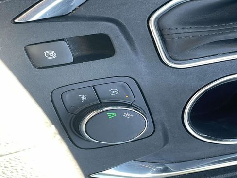 Used 2023 Chevrolet Traverse LT w/ LT Premium Package image 29