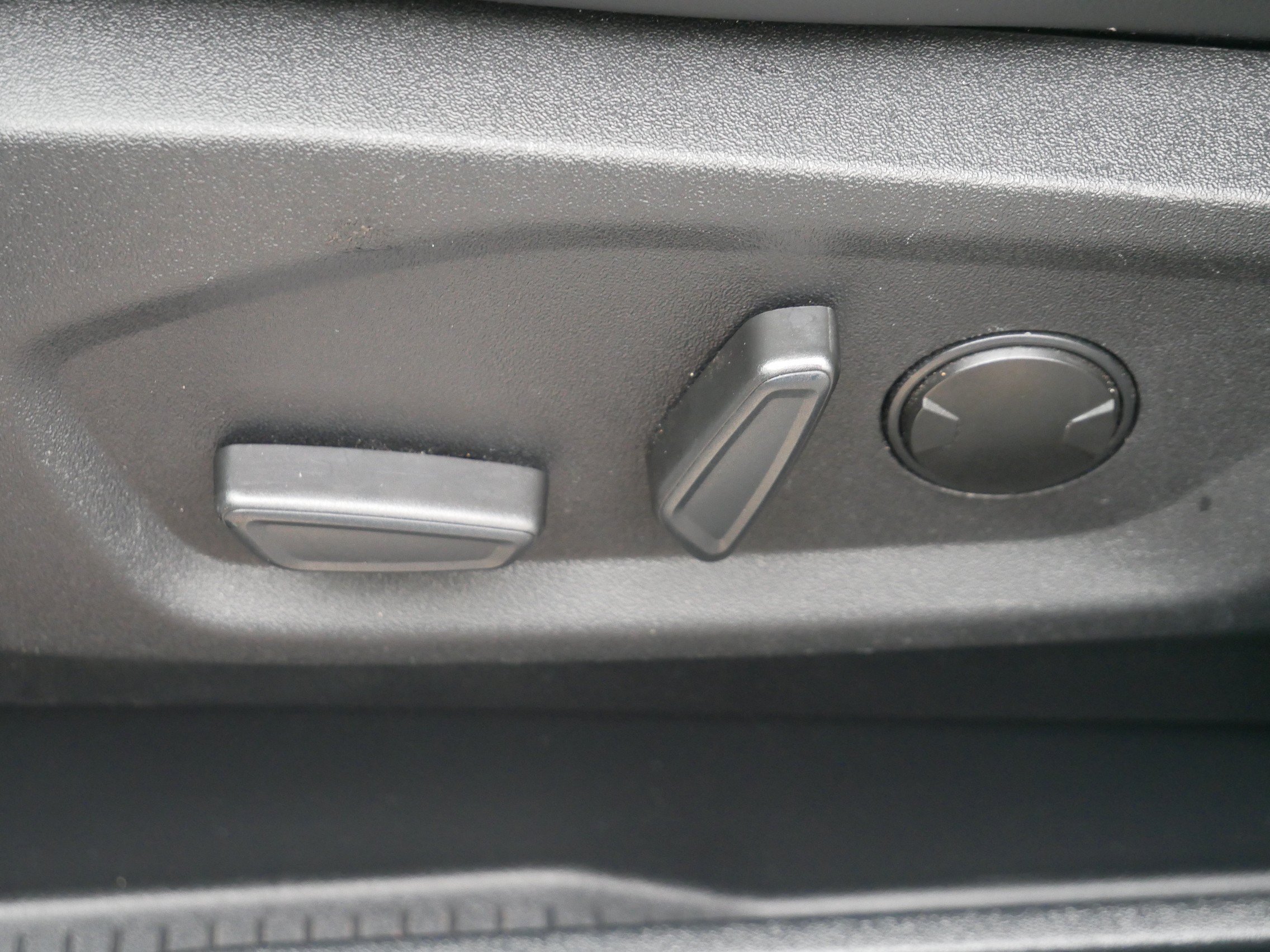 Used 2024 Ford Edge SEL AWD/4WD image 11