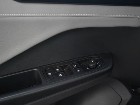 Used 2024 Volkswagen Taos SE AWD/4WD image 21