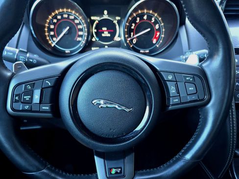 Used 2016 Jaguar F-TYPE R image 14