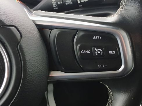 Used 2020 Jeep Wrangler Unlimited Sahara w/ Uconnect 4C Nav & Sound Group image 14