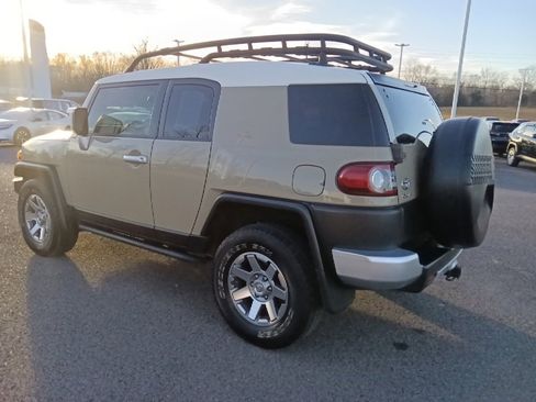 Used 2014 Toyota FJ Cruiser 4WD image 5