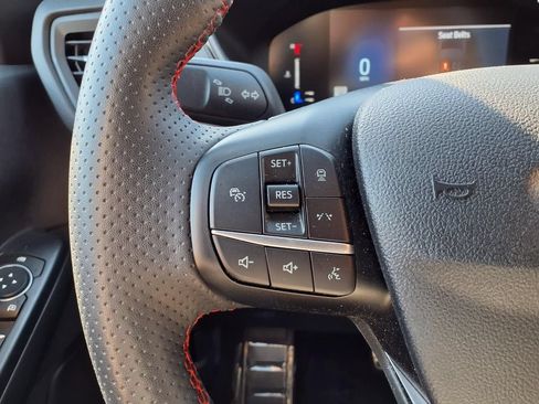 Certified 2023 Ford Escape ST-Line w/ Tech Pack #1 AWD/4WD image 18